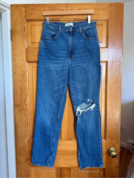 Abercrombie & Fitch Denim - Abercrombie & Fitch The ‘90s Straight Ultra High Rise Ripped Women’s -Size 10